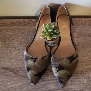 Banana Republic Camo & Black Leather Pointed Flats